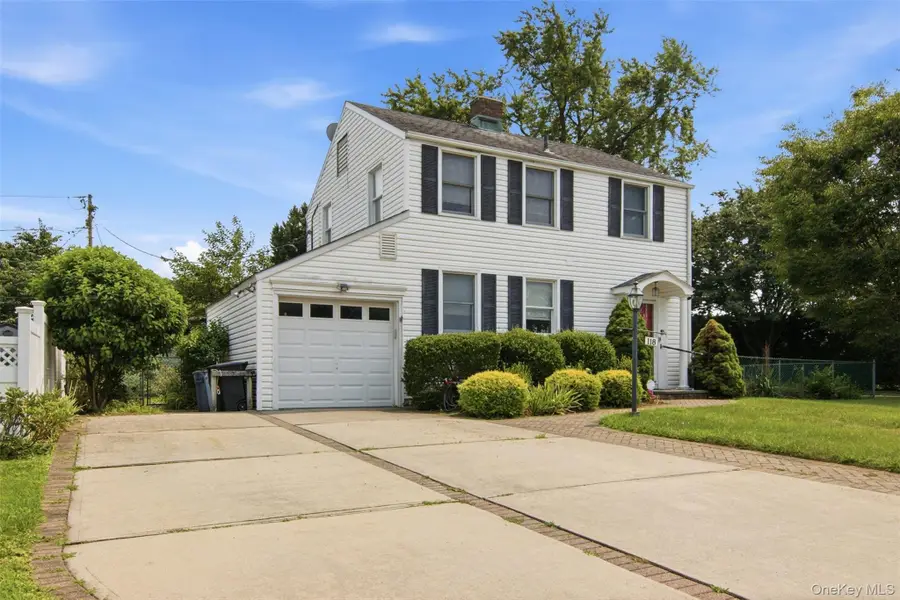 118 Magnolia Street, Westbury, NY 11590 - #2