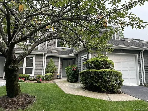 45 Madder Lake Circle, Commack, NY 11725
