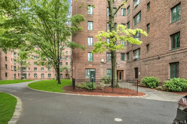 1579 Metropolitan Avenue #3B, Bronx, NY 10462