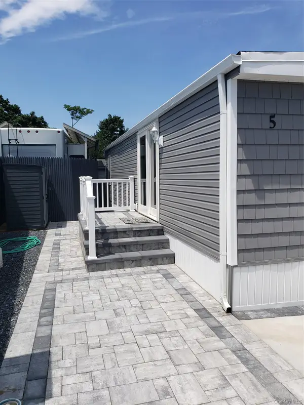 150 Main Street #5, Islip, NY 11751