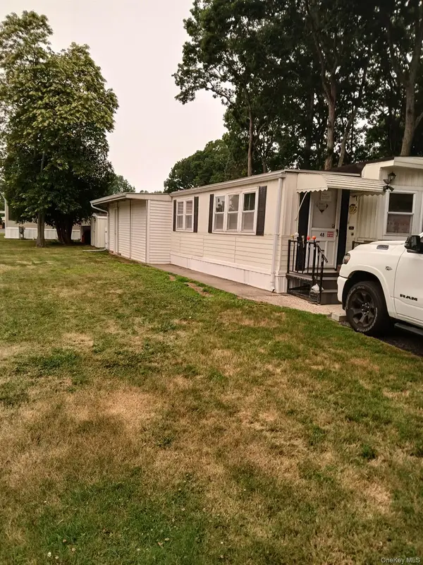 1661 OLD COUNTRY RD UNIT Fresh Pond #48, Riverhead, NY 11901