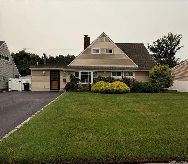 261 Elm Drive S, Levittown, NY 11756