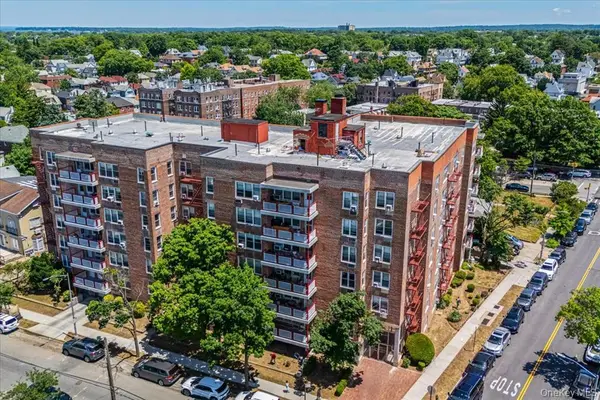 3425 150th Pl #1E, Flushing, NY 11354