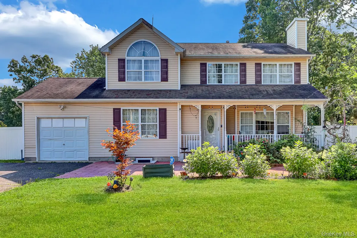 6 13th Street, Selden, NY 11784 - #1