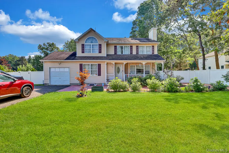 6 13th Street, Selden, NY 11784 - #2