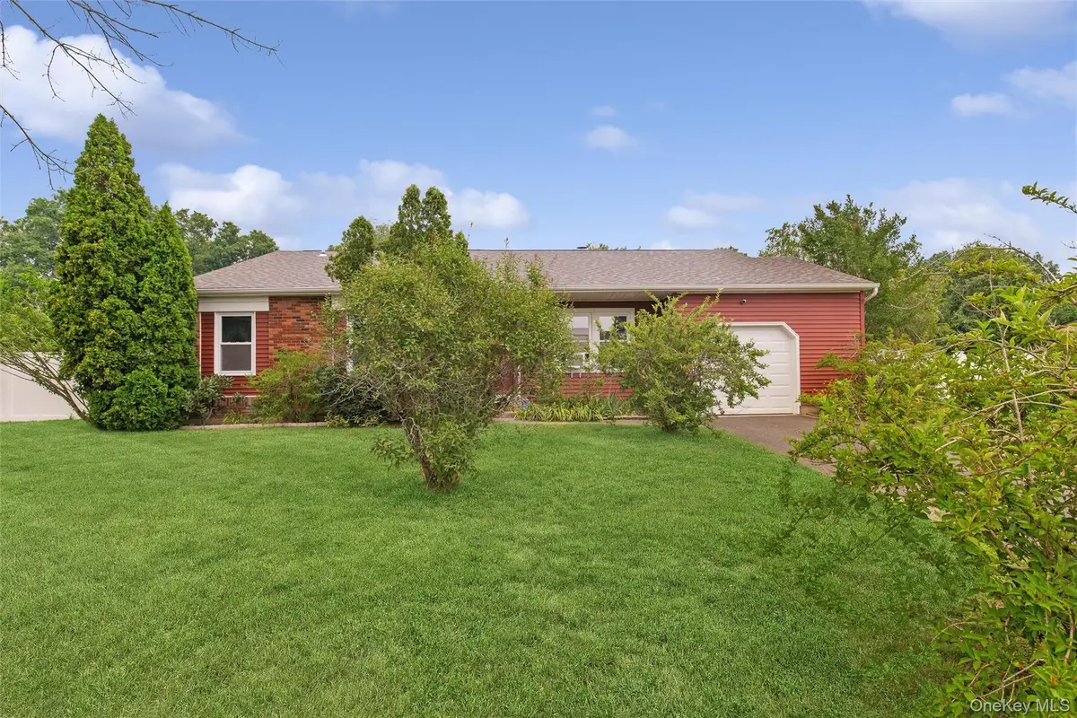 98 Constable Drive, Riverhead, NY 11901 - #1