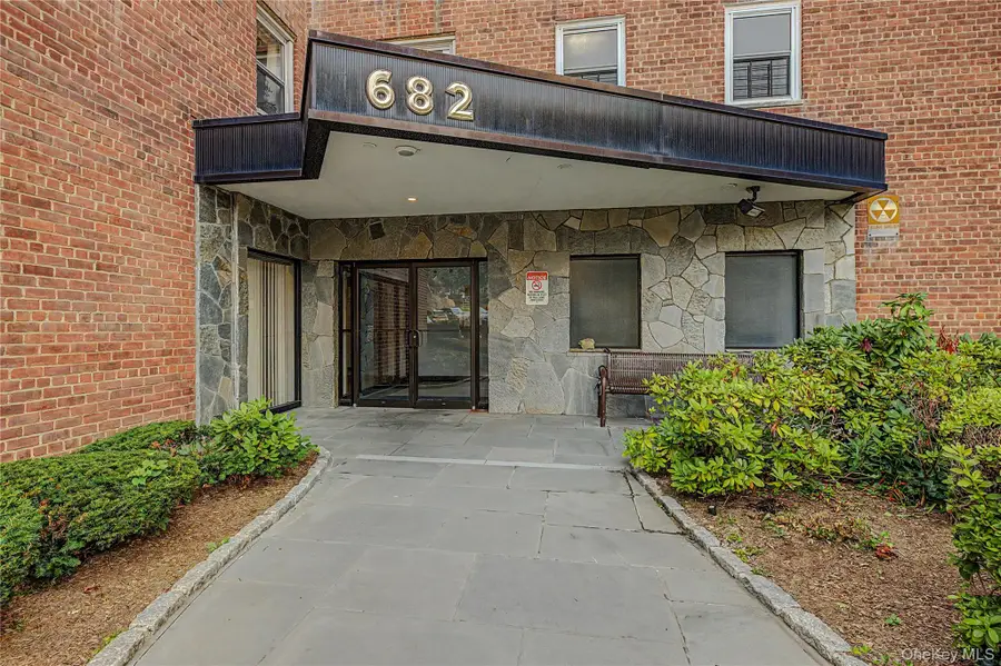 682 Tuckahoe Road #5K, Yonkers, NY 10710 - #2