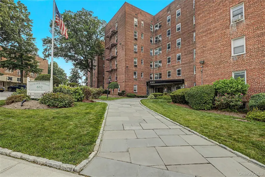 682 Tuckahoe Road #5K, Yonkers, NY 10710 - #3