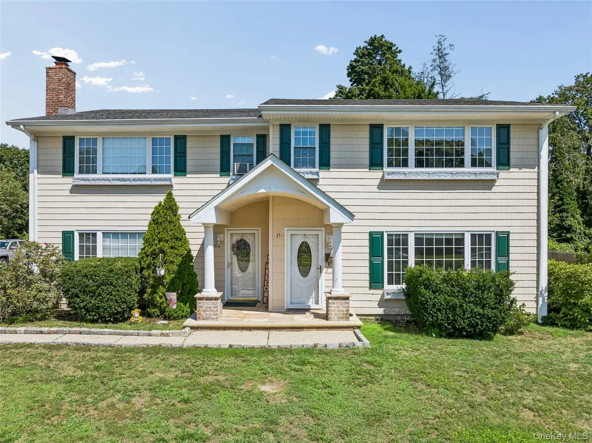 17 Parr Drive, Ronkonkoma, NY 11779 - #1