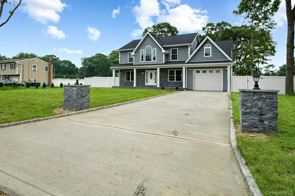 37 Pentmoor Drive, Mastic, NY 11950 - #1