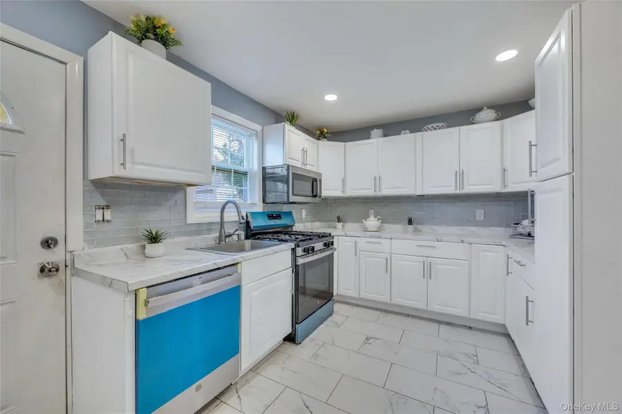 178 Warwick Road, Elmont, NY 11003 - #3