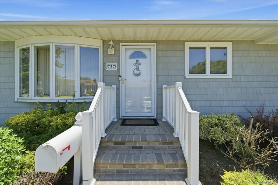 757 Anderson Avenue, Franklin Square, NY 11010 - #2