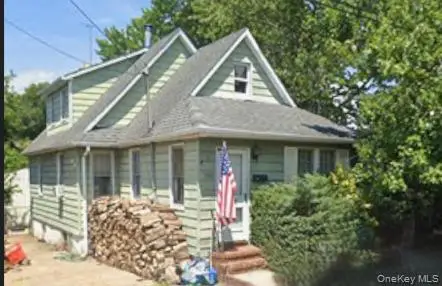 1366 East Street, Elmont, NY 11003