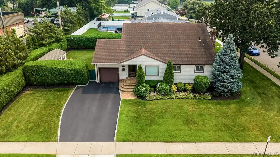 135 Southern Parkway, Plainview, NY 11803 - #2