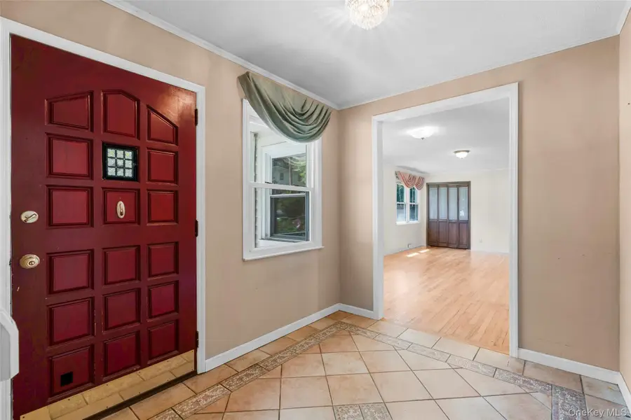 208 Woodhampton Drive, White Plains, NY 10603 - #2