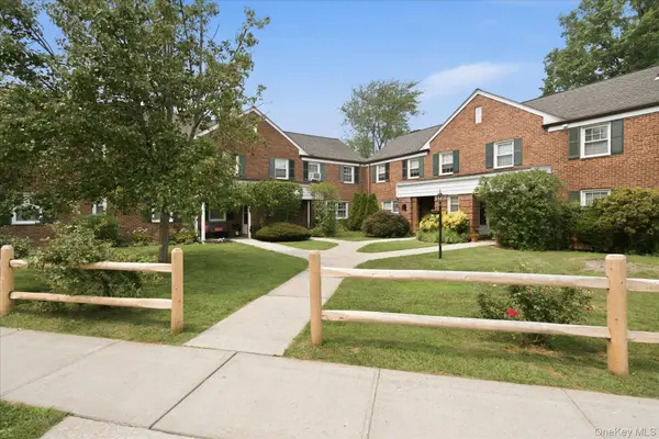 117 Robins Road #117, New Rochelle, NY 10801