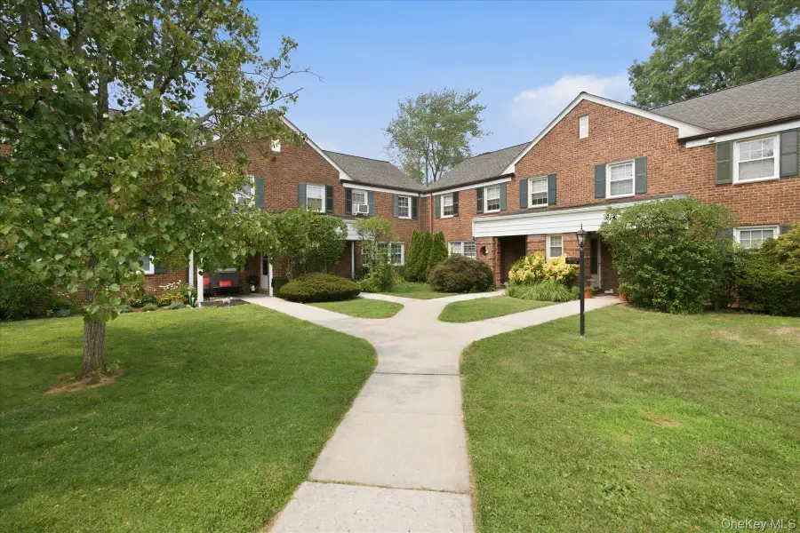 117 Robins Road #117, New Rochelle, NY 10801 - #2