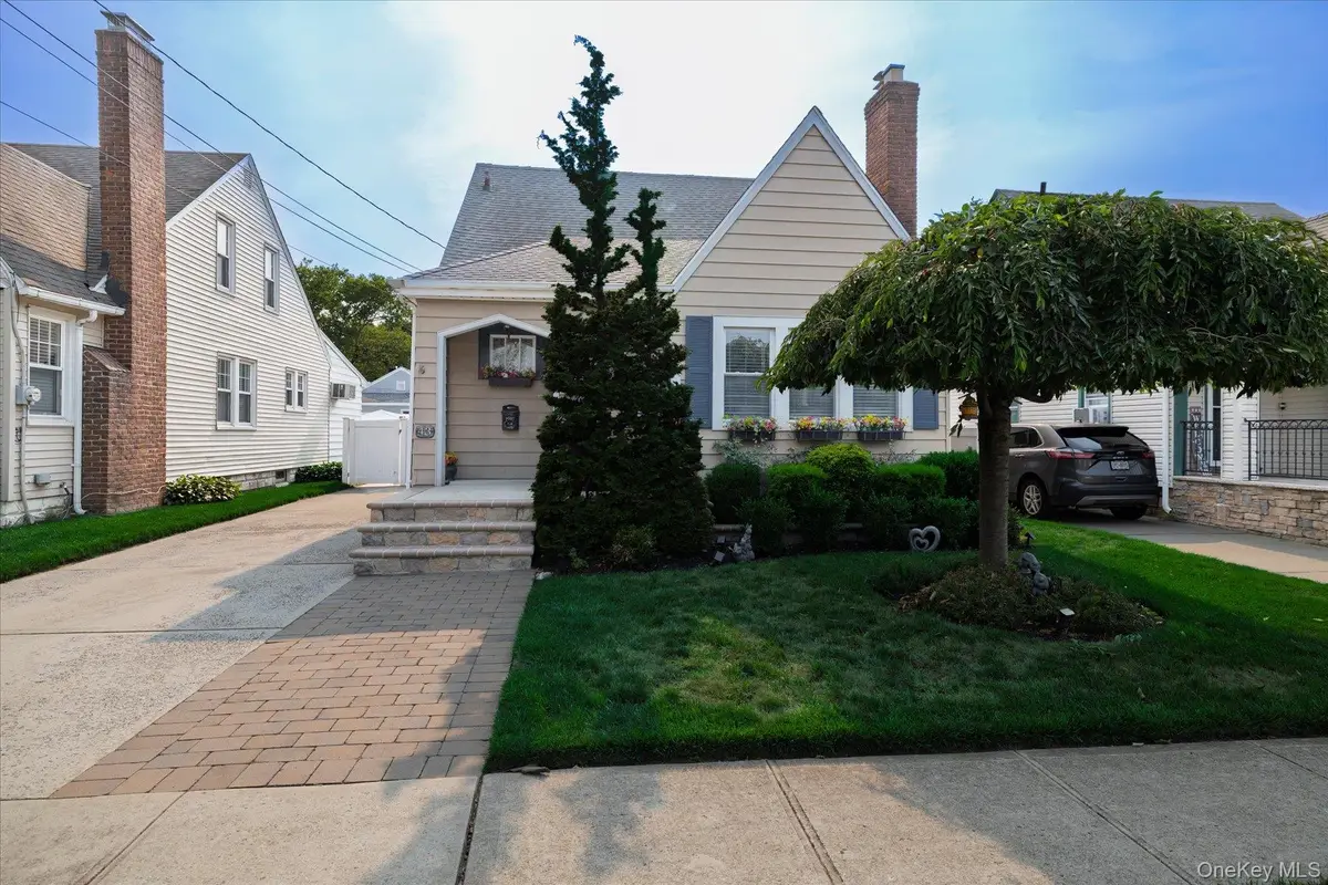 43 Devon Street, Malverne, NY 11565 - #1