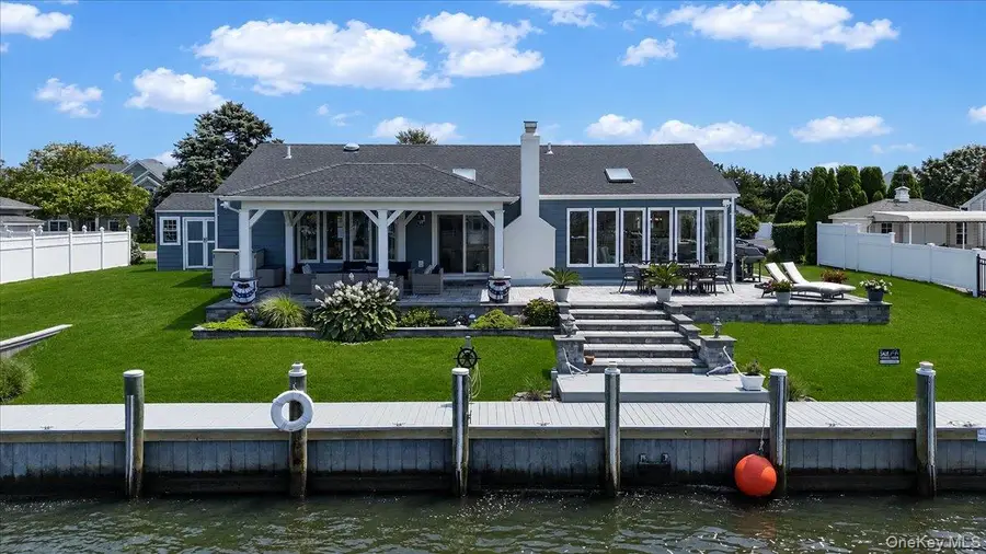 31 Shore Drive W, Copiague, NY 11726 - #2