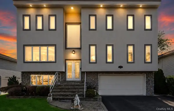 2489 Aron Drive W, Seaford, NY 11783