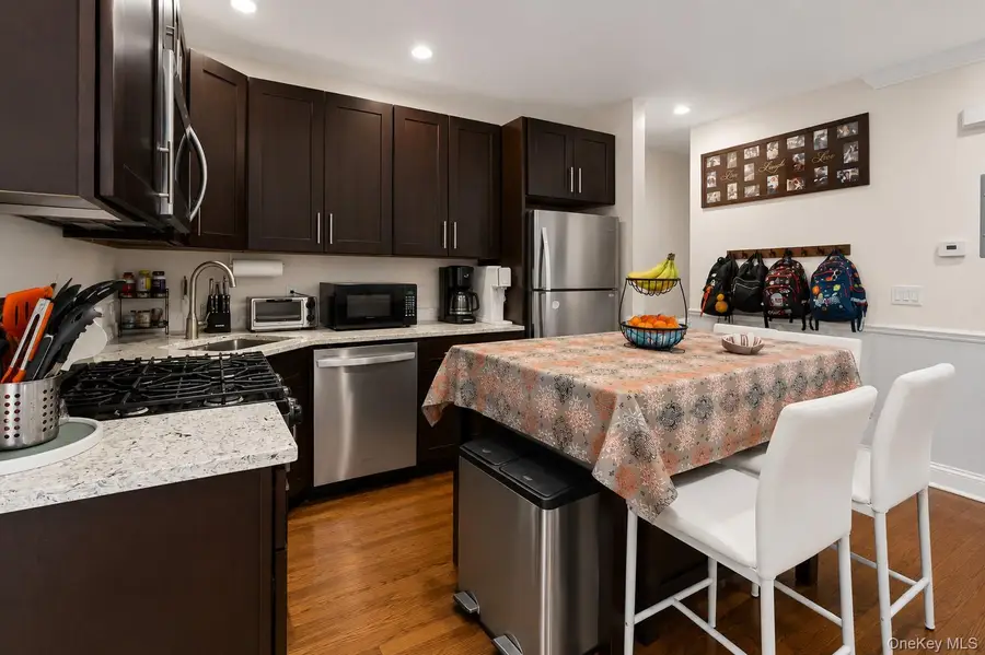 960 E 221st Street, Bronx, NY 10469 - #3
