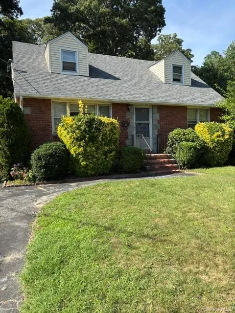 31 Lieper Street, Huntington Station, NY 11746 - #1