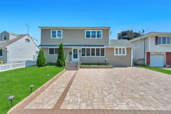 165 Wilfred Boulevard, Hicksville, NY 11801