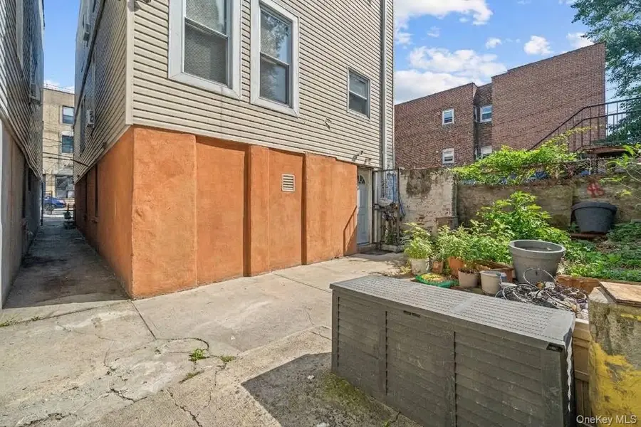 758 E 224th Street, Bronx, NY 10466 - #2