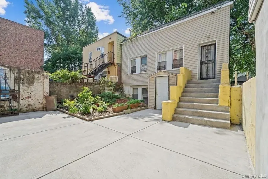 758 E 224th Street, Bronx, NY 10466 - #3