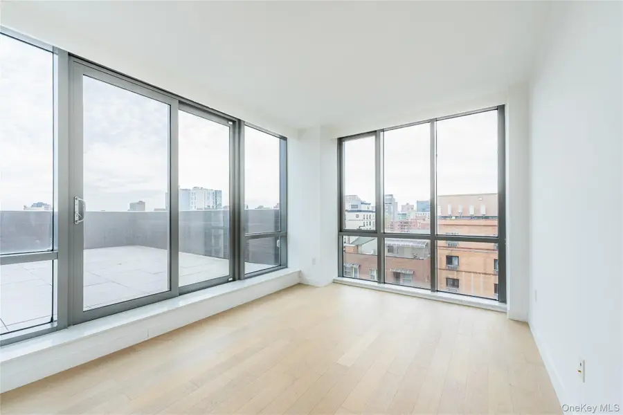 farrington st 33-66 #8F, Flushing, NY 11355 - #3