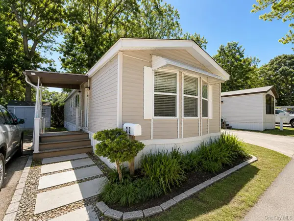 105 Oak View Highway #20, East Hampton, NY 11937