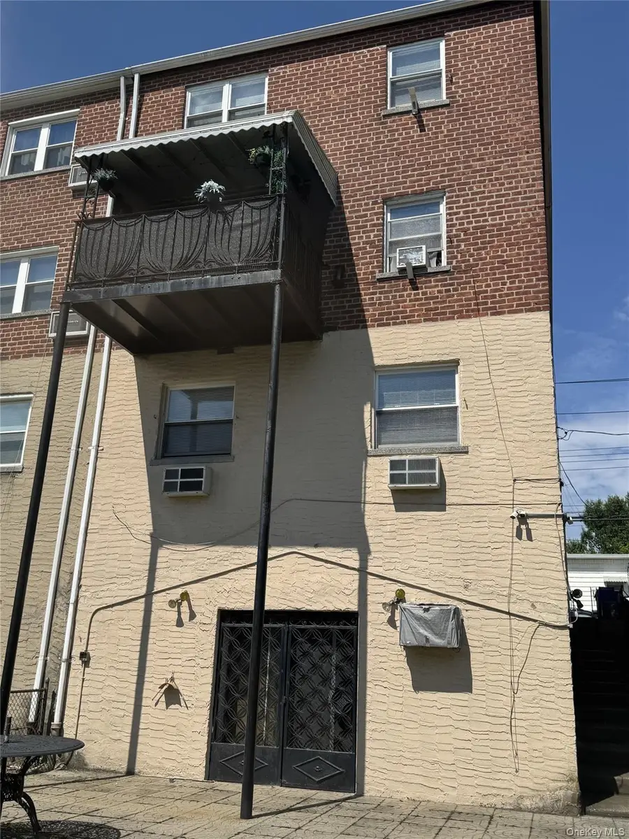 1482 Stadium Avenue, Bronx, NY 10465 - #2