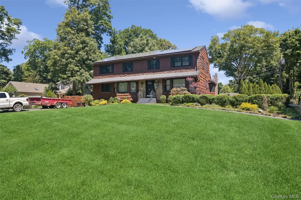 14 Loft Road, Smithtown, NY 11787 - #1