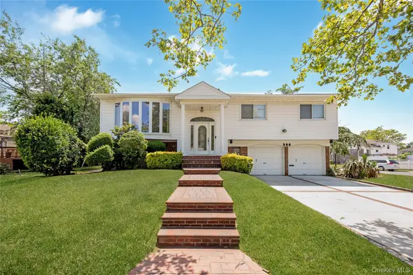 900 Flanders Drive, Valley Stream, NY 11581