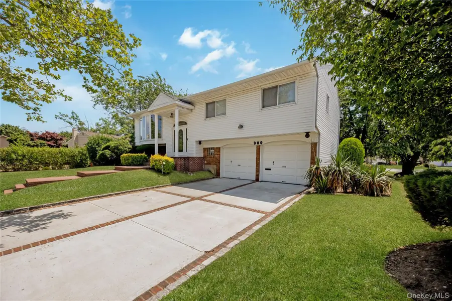 900 Flanders Drive, Valley Stream, NY 11581 - #3