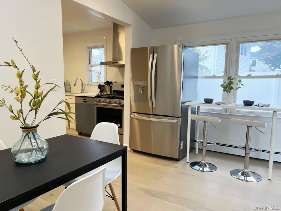 20 Walters Avenue, Syosset, NY 11791 - #3