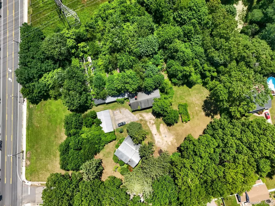 39 Seaman Neck Road #39, Dix Hills, NY 11746 - #3