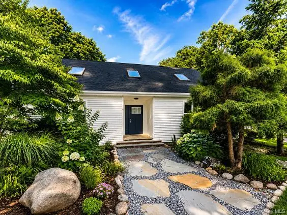 3 Cozine Road S, Center Moriches, NY 11934