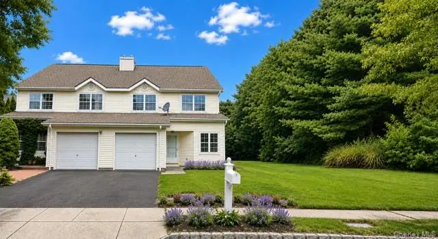 2 Herrels Circle, Melville, NY 11747 - #1