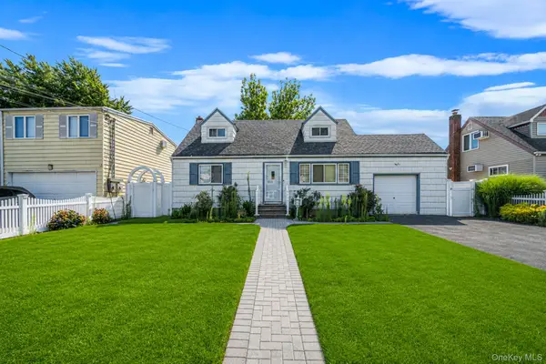 1030 N Fulton Avenue, Lindenhurst, NY 11757