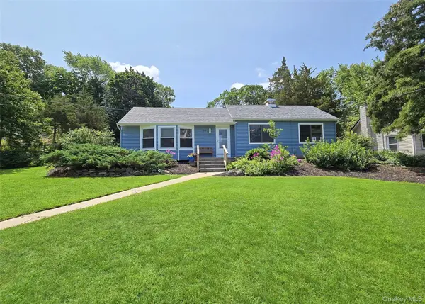 46 Peconic Street, Selden, NY 11784