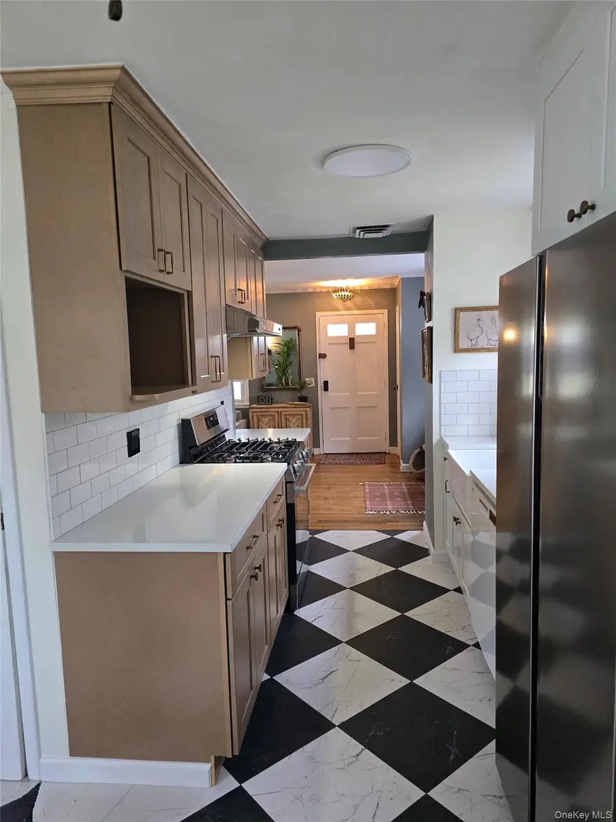 107 Nevada Street, Hicksville, NY 11801 - #3