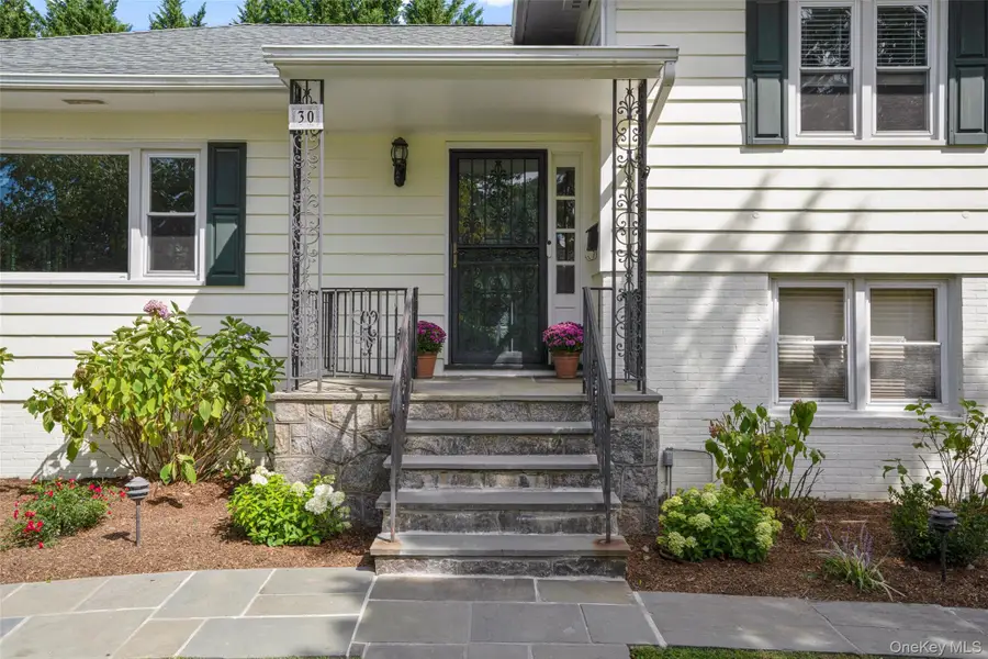 30 Antler Place, New Rochelle, NY 10804 - #3