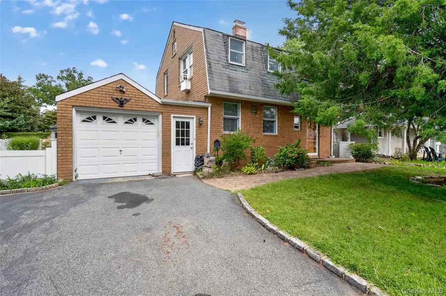 163 Earl Street, Westbury, NY 11590 - #3
