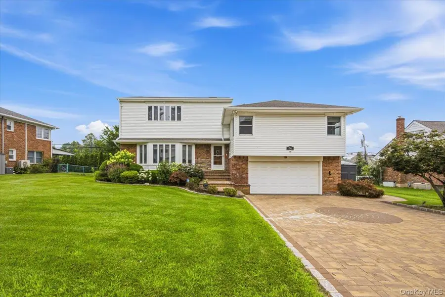 34 Duke Drive, Manhasset Hills, NY 11040 - #3