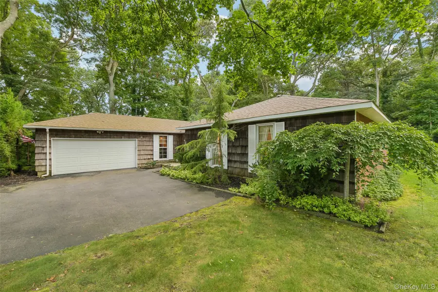 14 Mont Avenue, Dix Hills, NY 11746 - #3