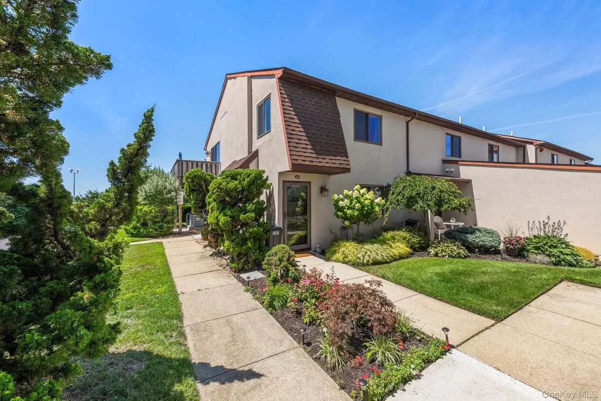 1 Anchorage Way #202, Freeport, NY 11520 - #1