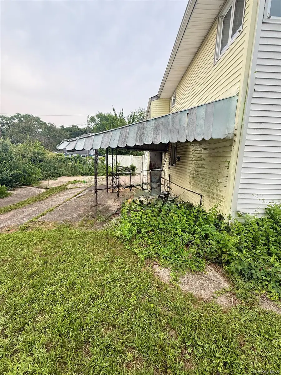 411 Mayflower Avenue, Brentwood, NY 11717 - #3