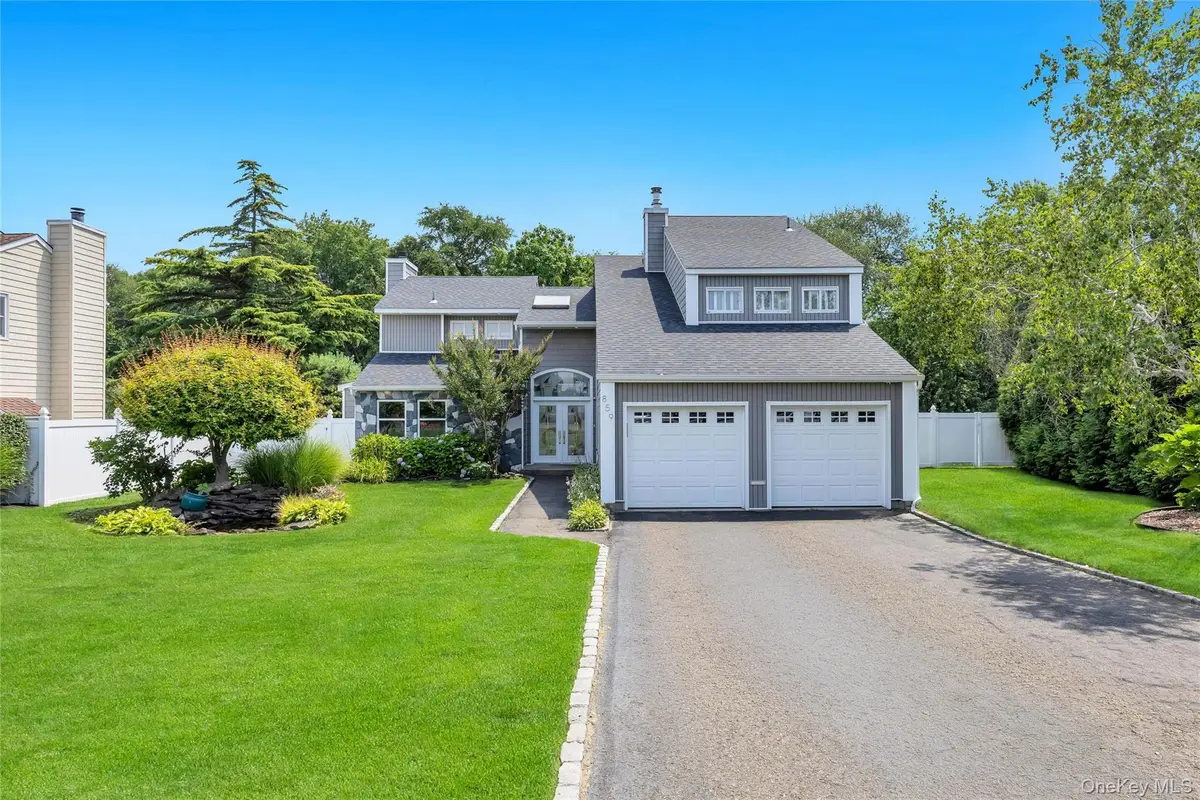 859 Pine Avenue, West Islip, NY 11795 - #1