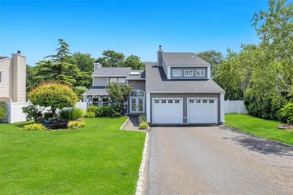 859 Pine Avenue, West Islip, NY 11795